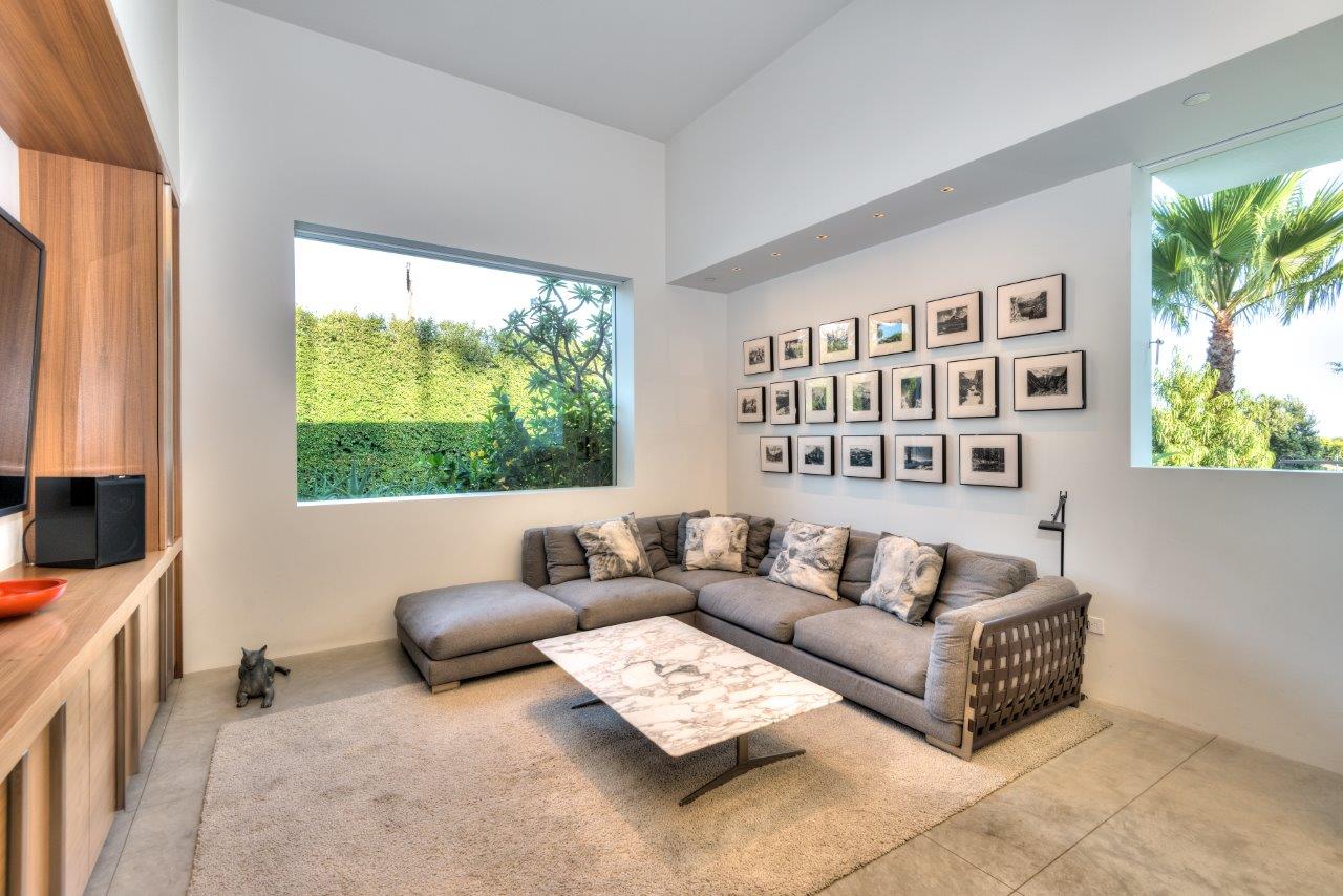 702 N Alta Dr