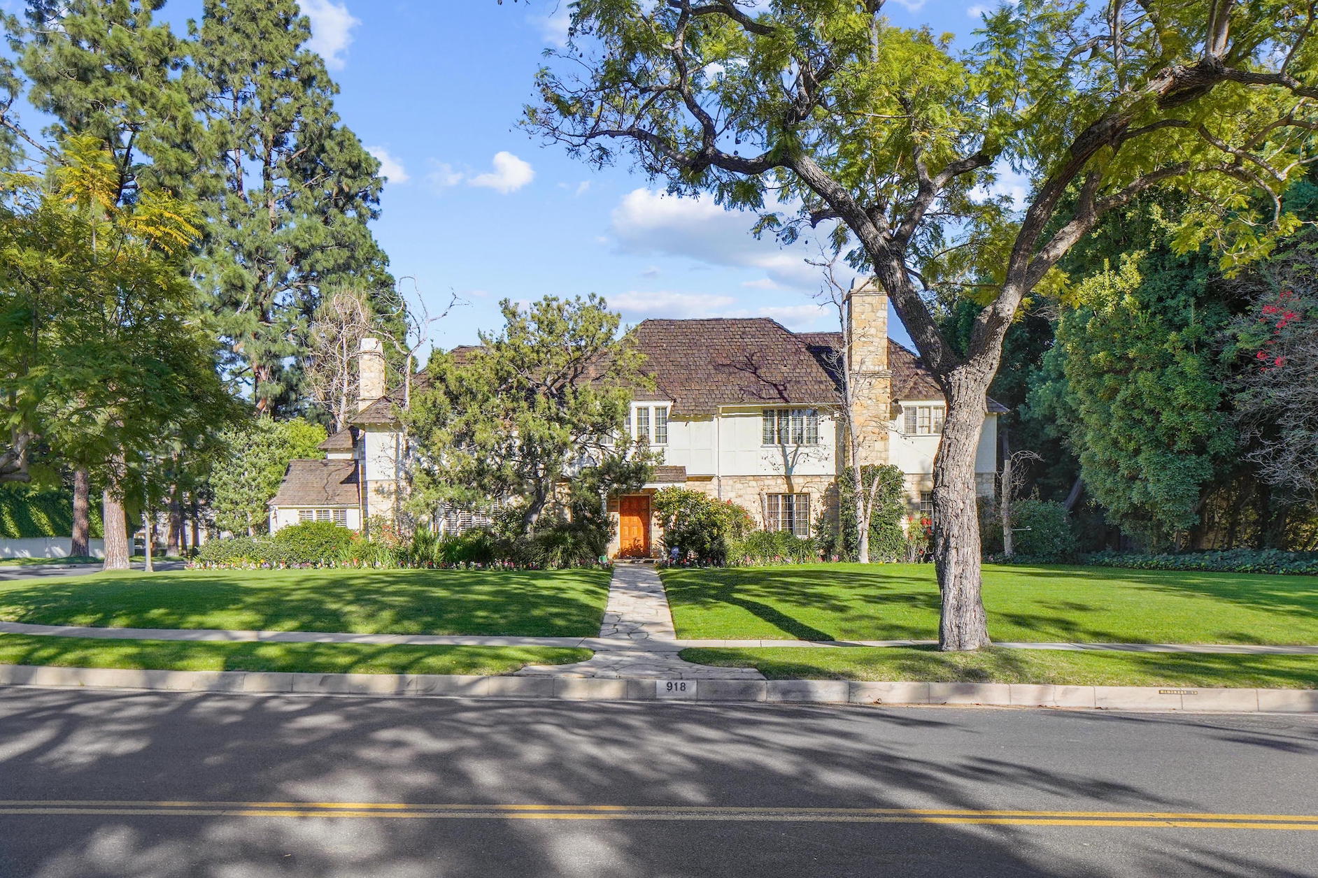 918 N Whittier Dr