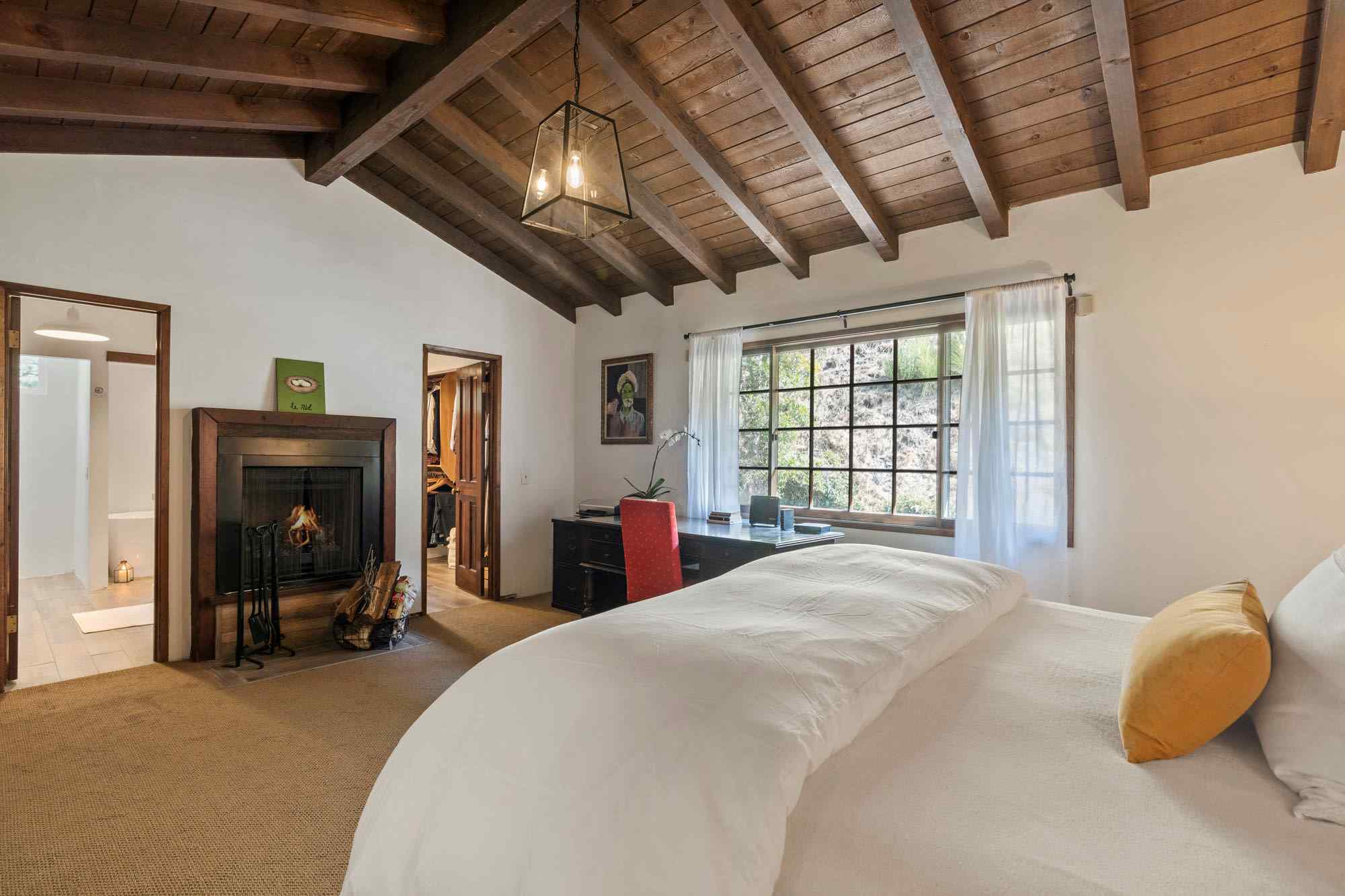 2964 Mandeville Canyon Road