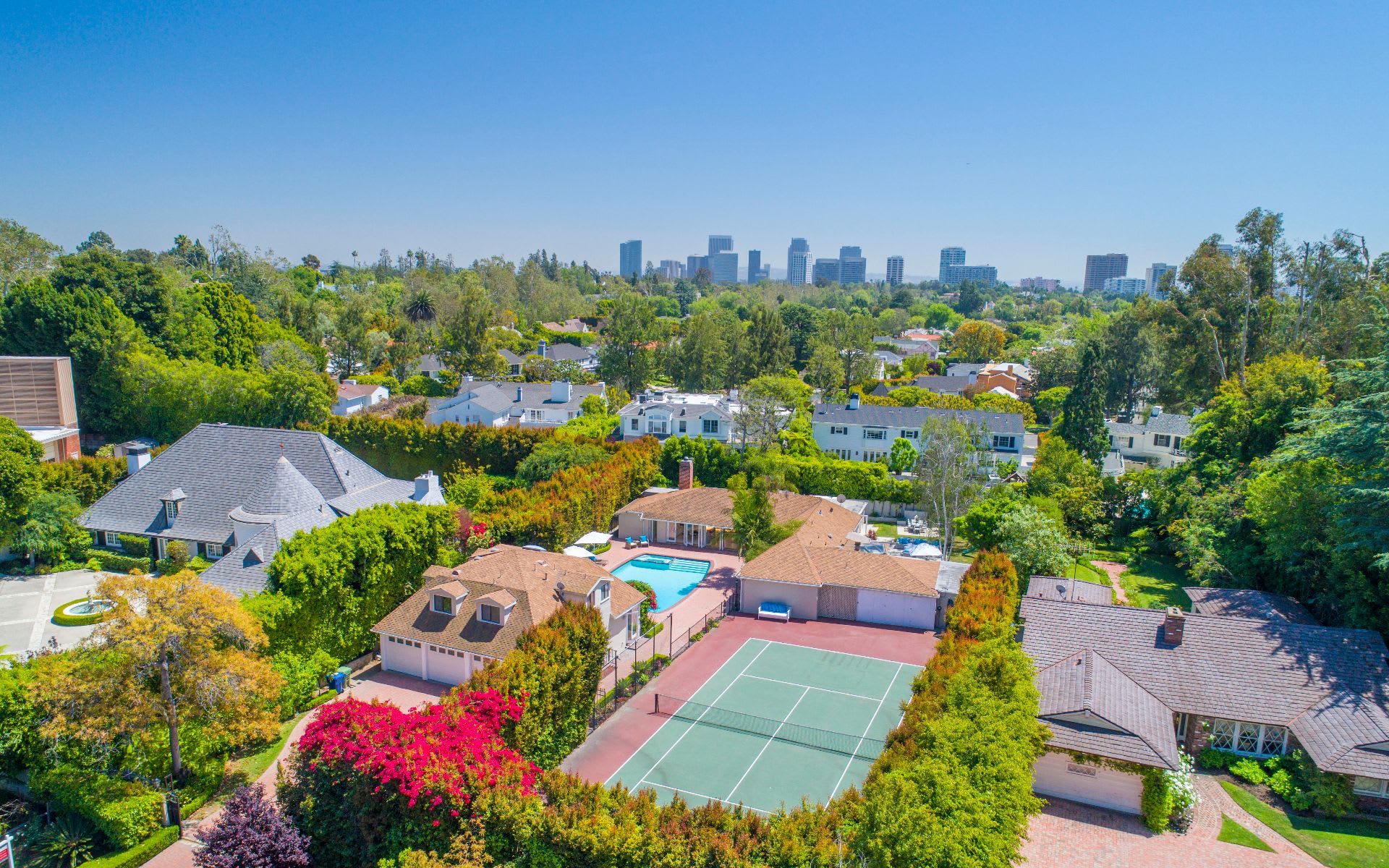 10416 W Sunset Boulevard