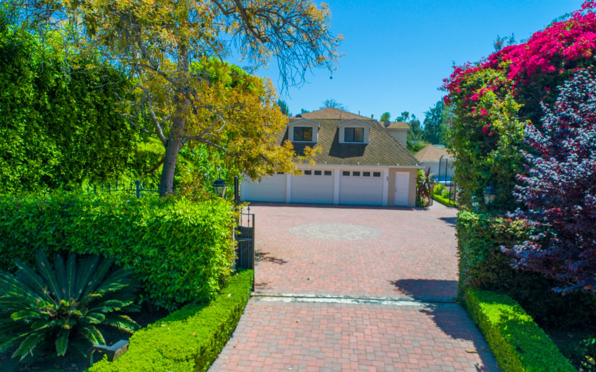 10416 W Sunset Boulevard