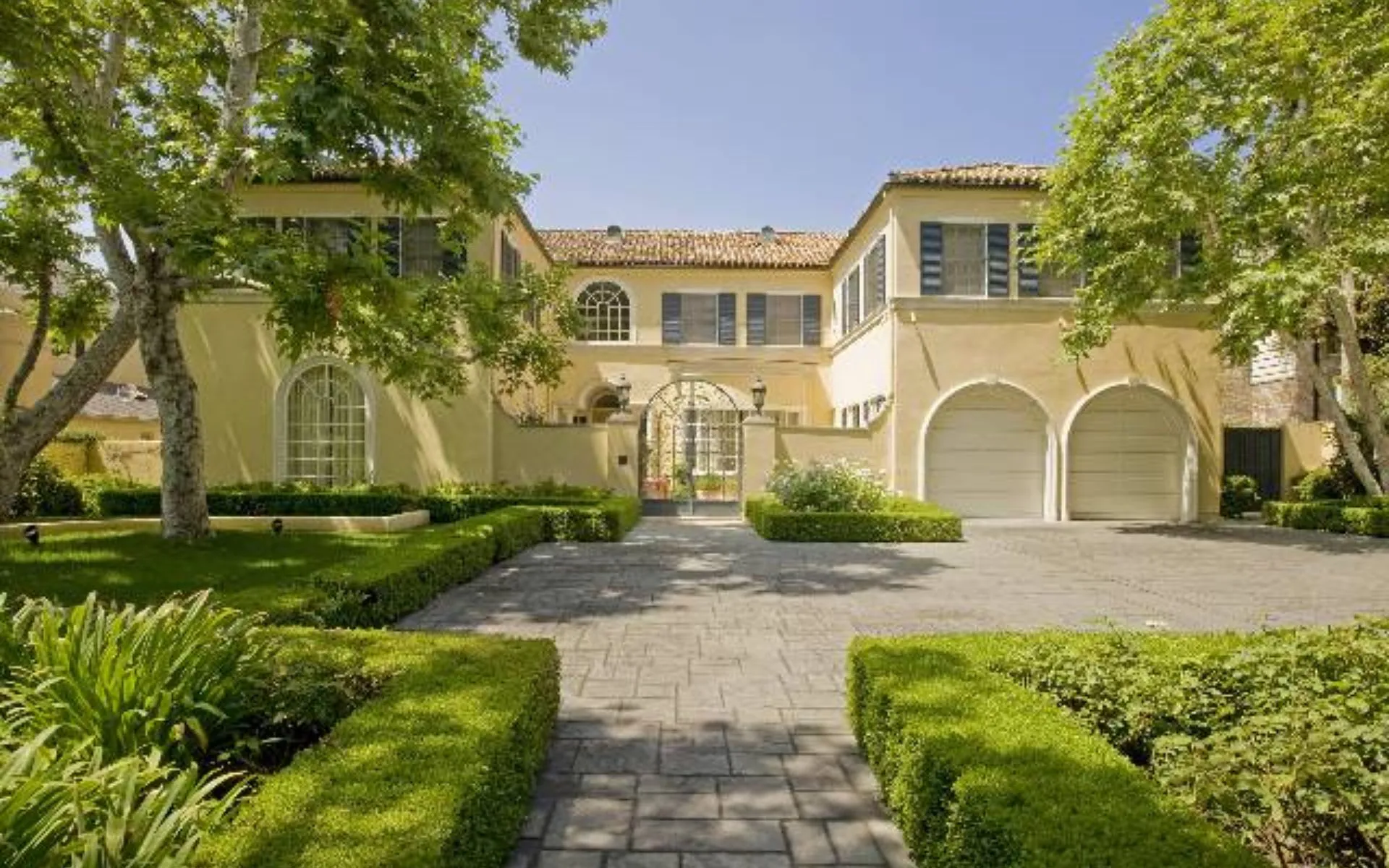 709 N Maple Drive