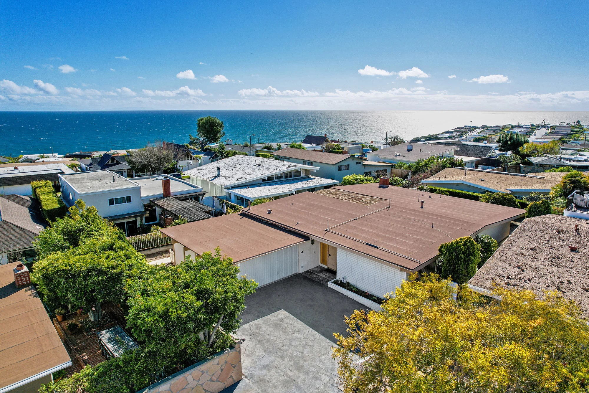 3709 Surfwood Road