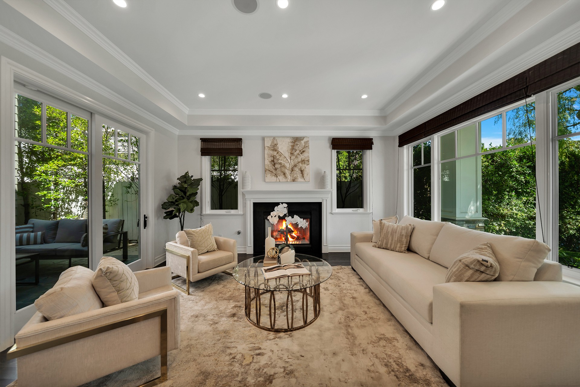 127 N Bowling Green Way