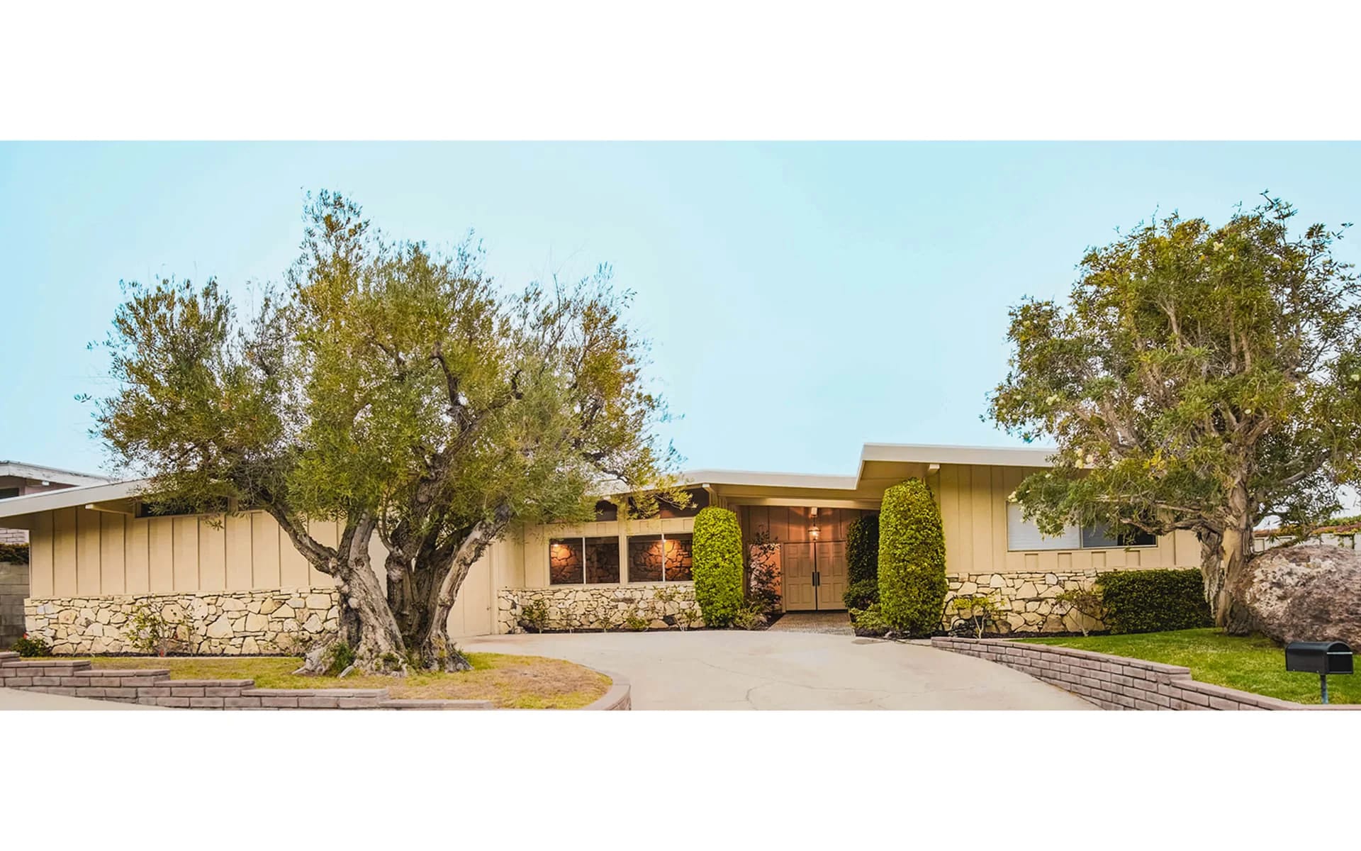 1200  Lachman Lane
