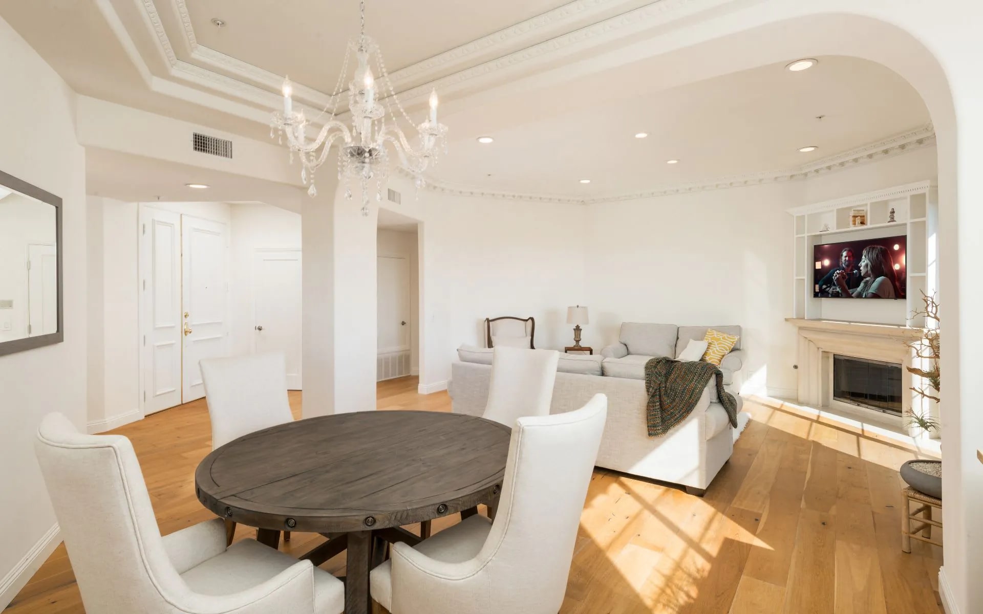 453  S Barrington Avenue  #405