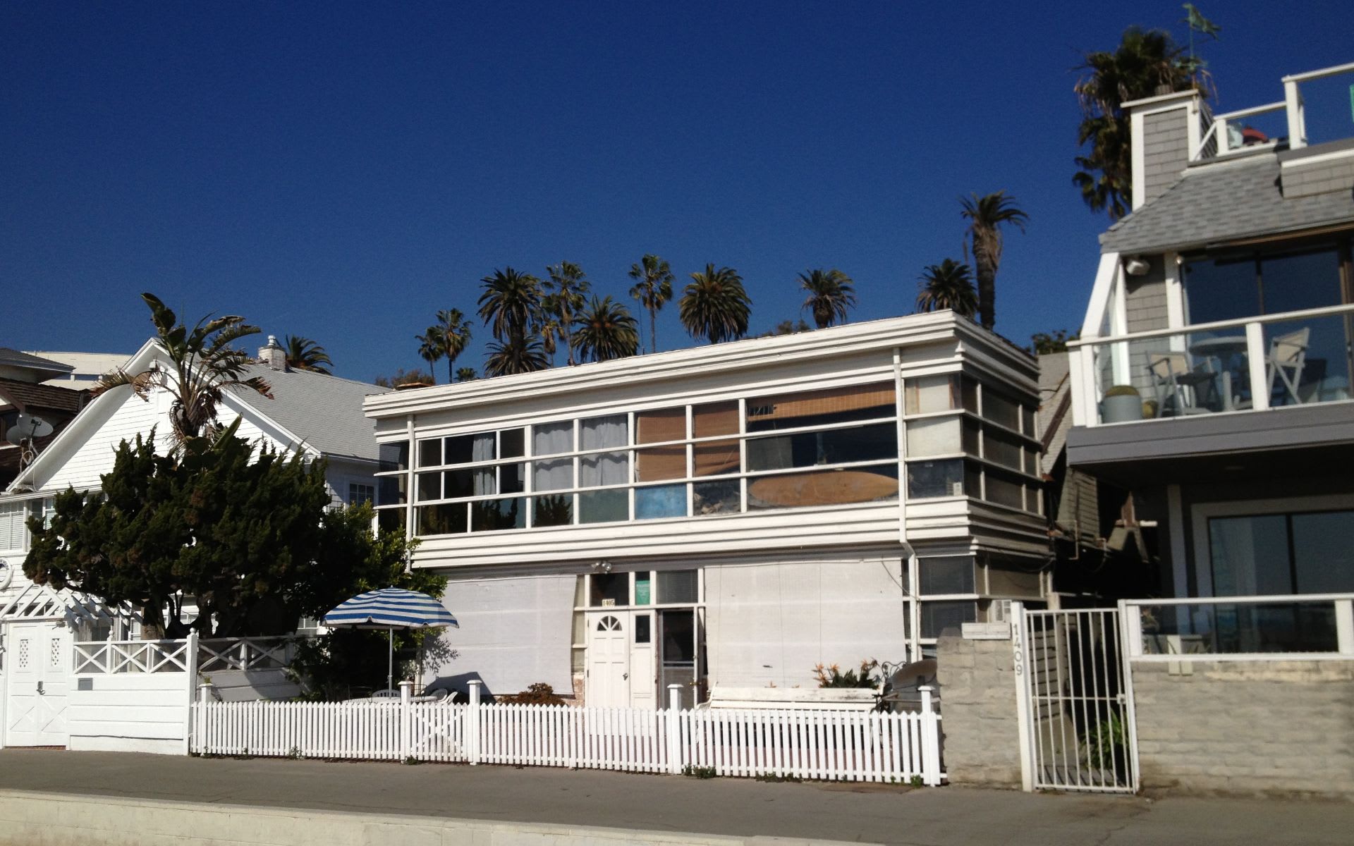 1405  Palisades Beach Road