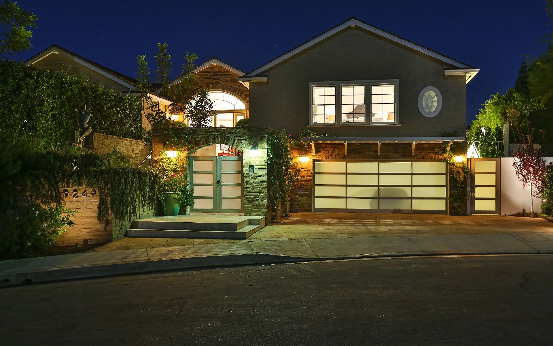 9249 Robin Drive