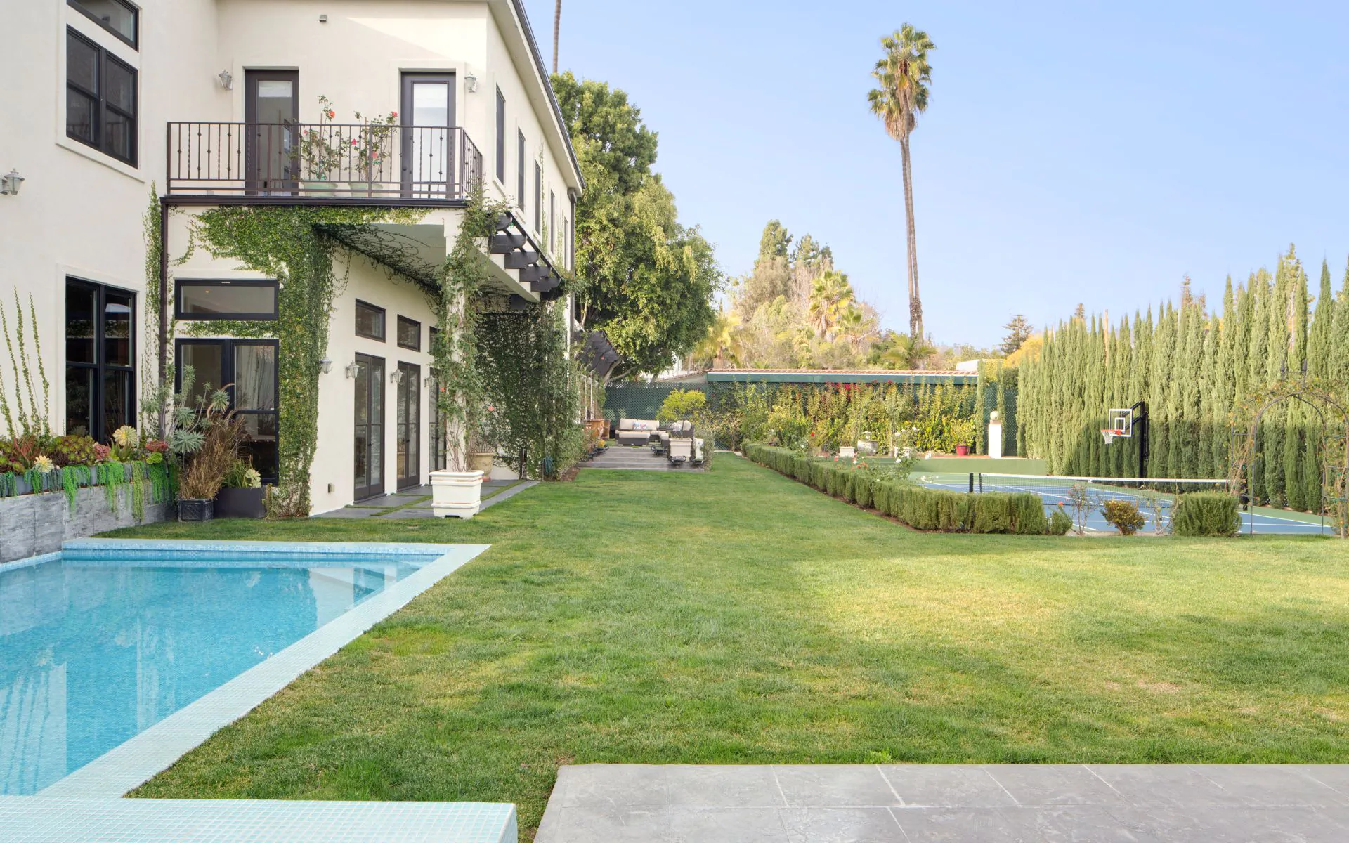 9913 Sunset Boulevard