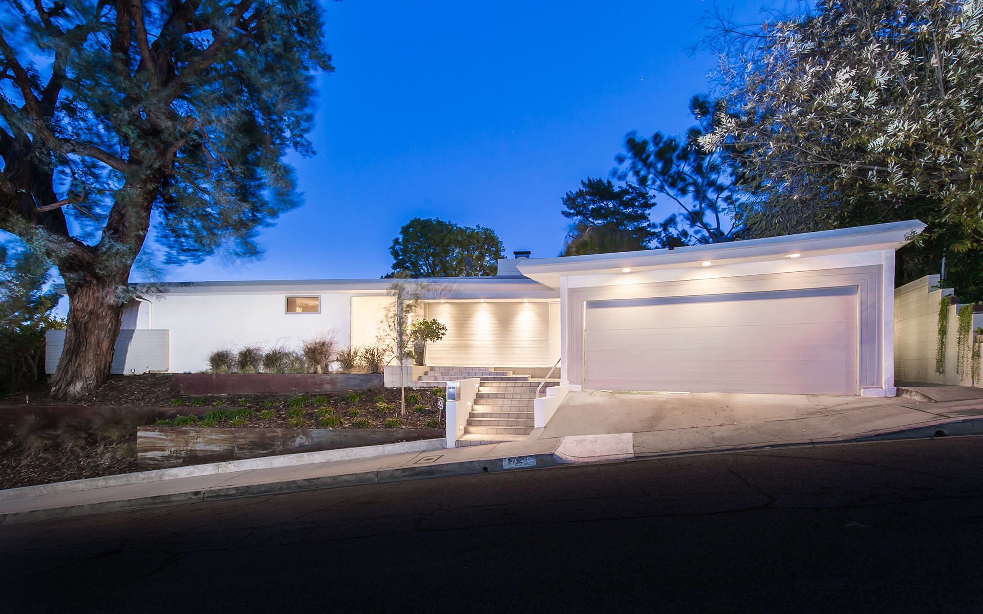 1721  Stone Canyon Road