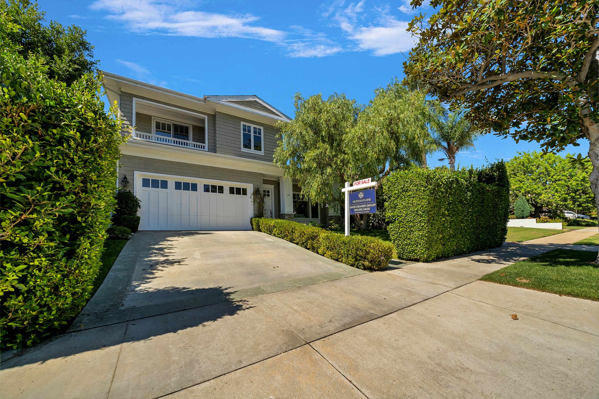 127 N Bowling Green Way
