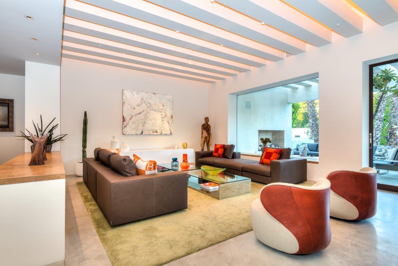 702 N Alta Dr