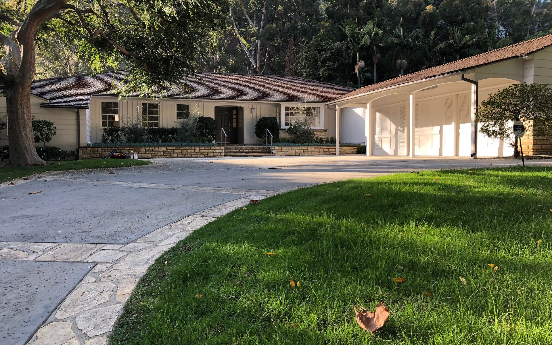 1249  Coldwater Canyon Drive