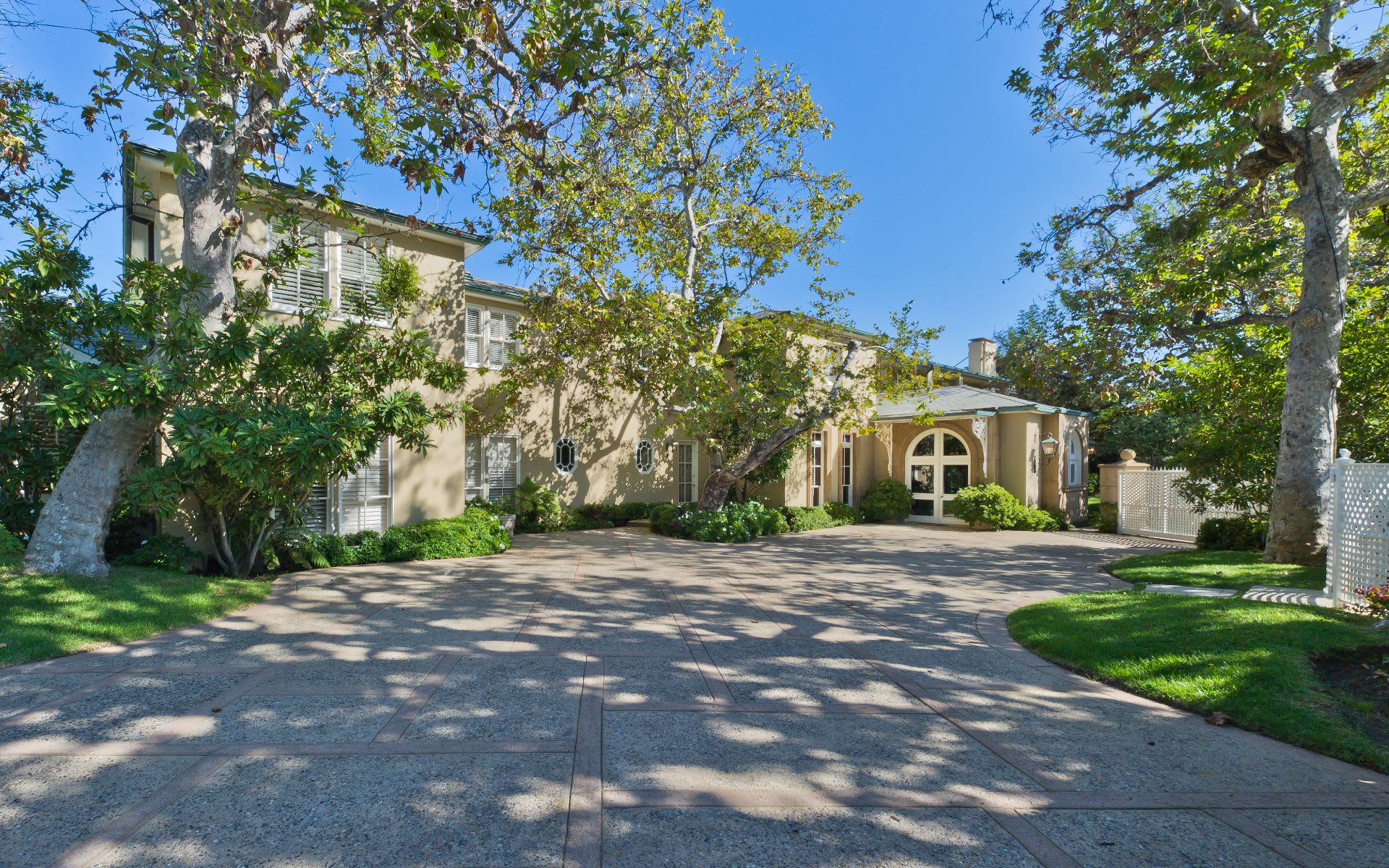 200  S Mapleton Drive