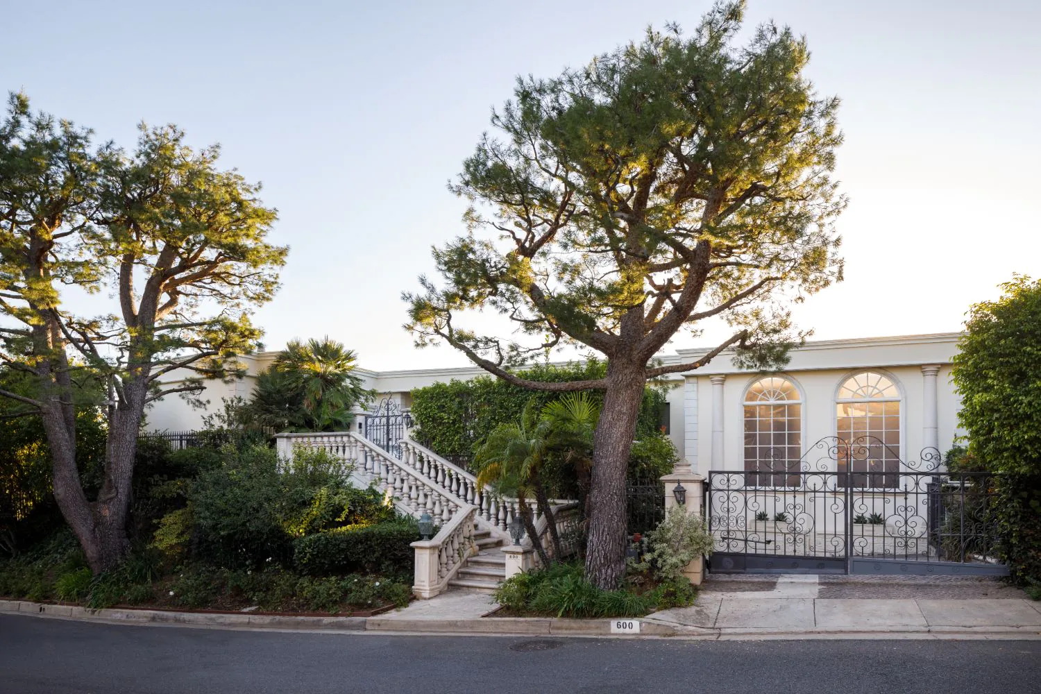 600 Clinton Place