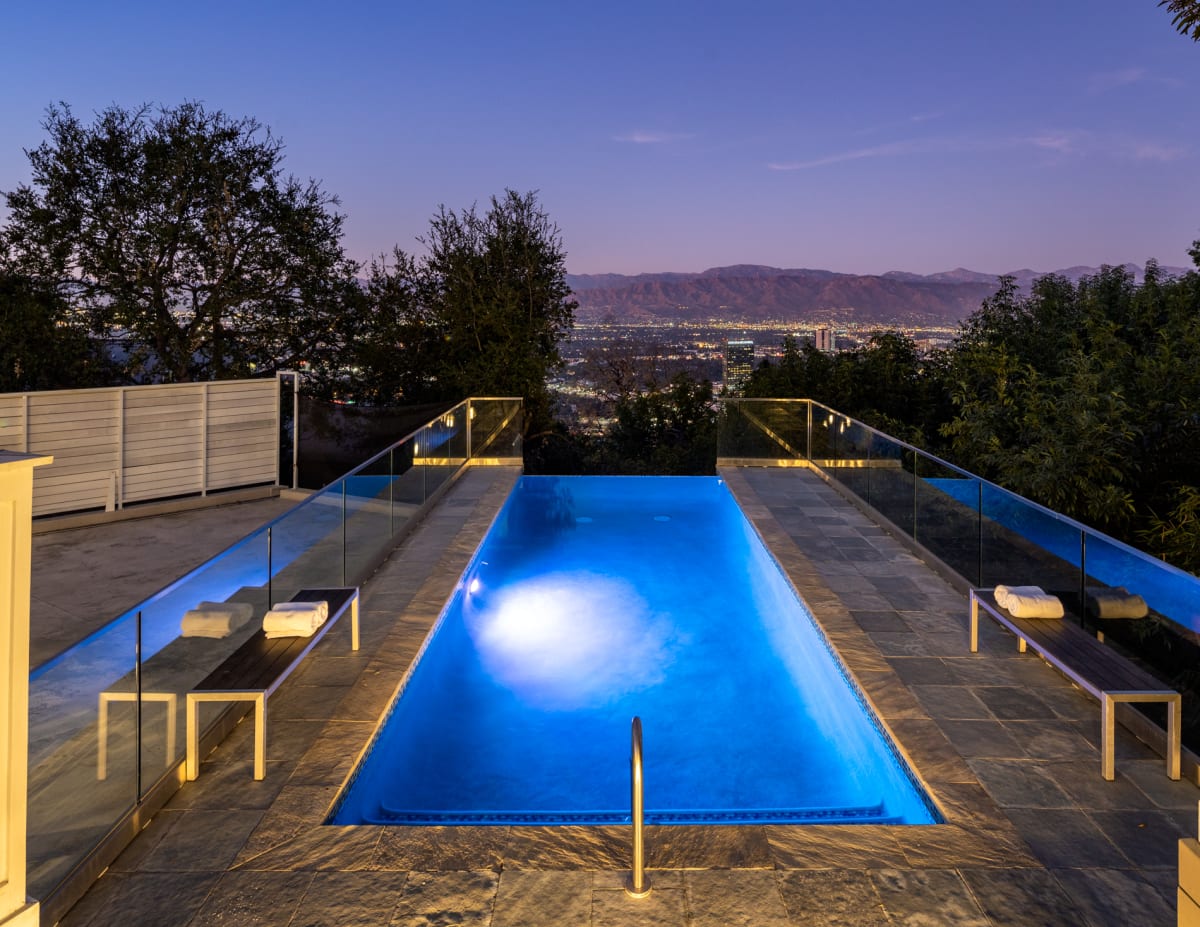 7825 Torreyson Drive