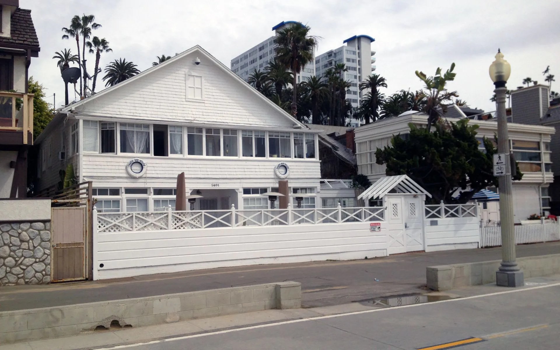 1401  Palisades Beach Road