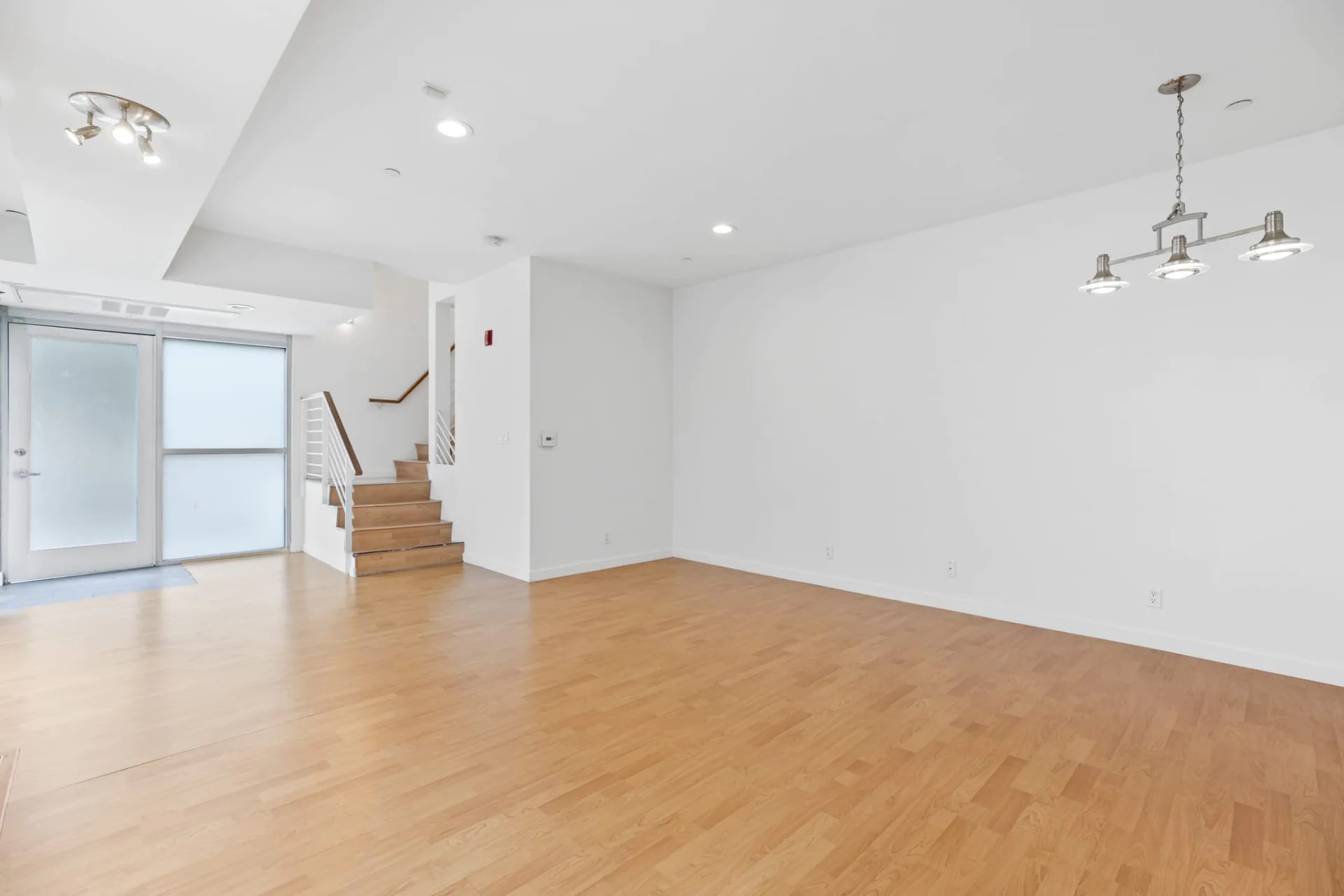 823  N Martel Avenue