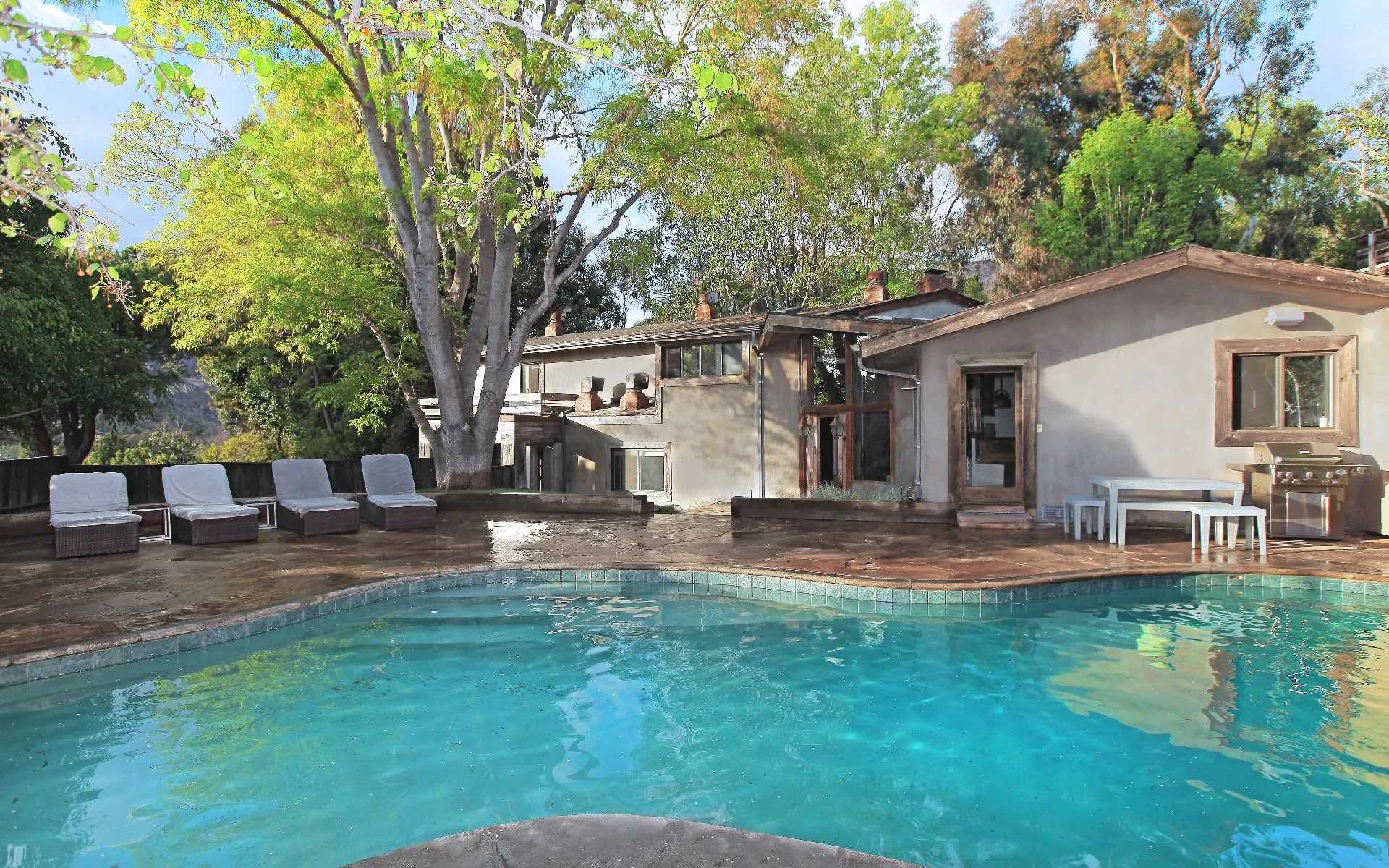 3621 Serra Road