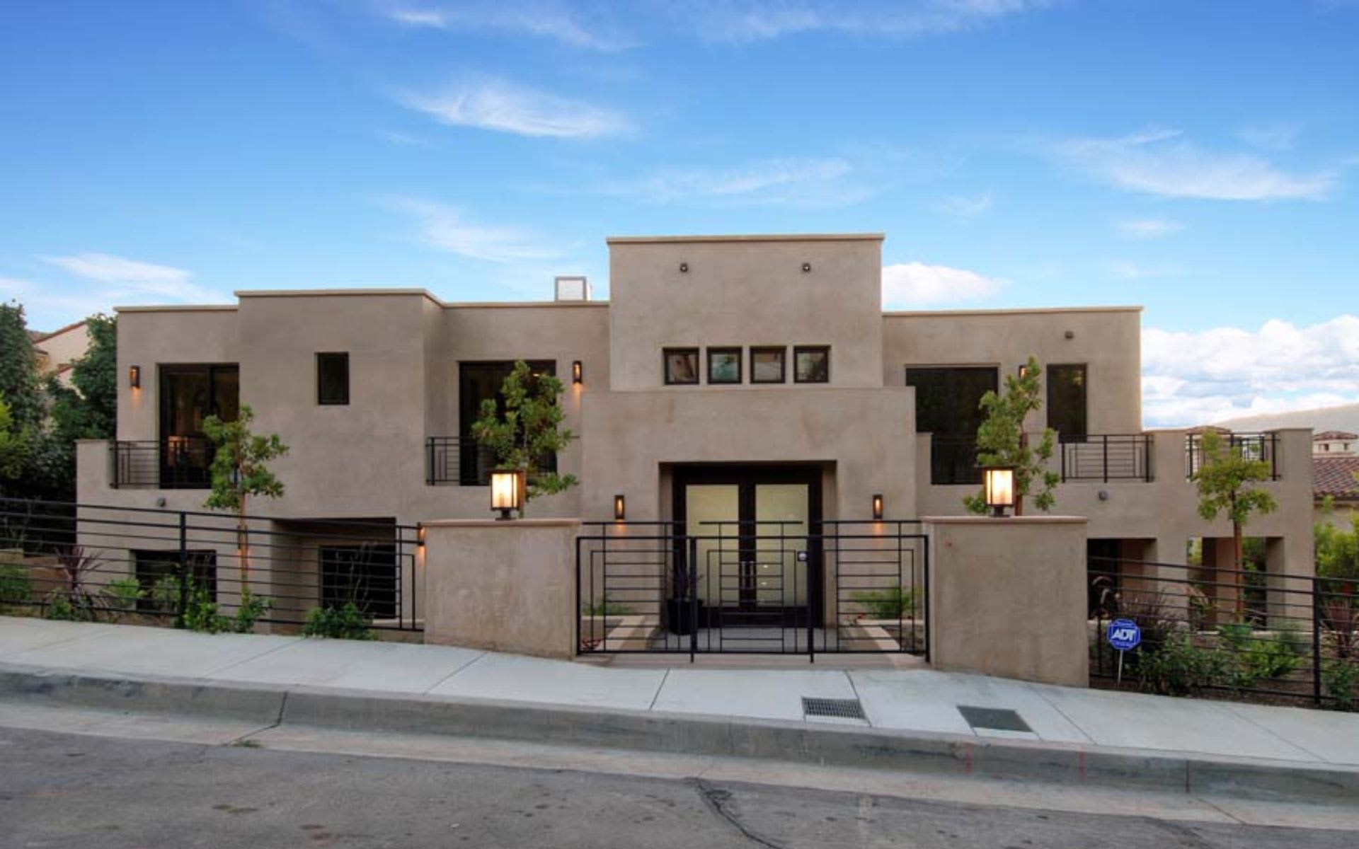 2171 Sheringham Lane