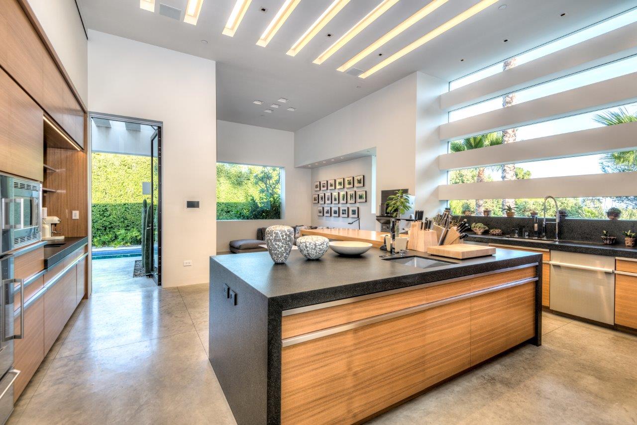 702 N Alta Dr