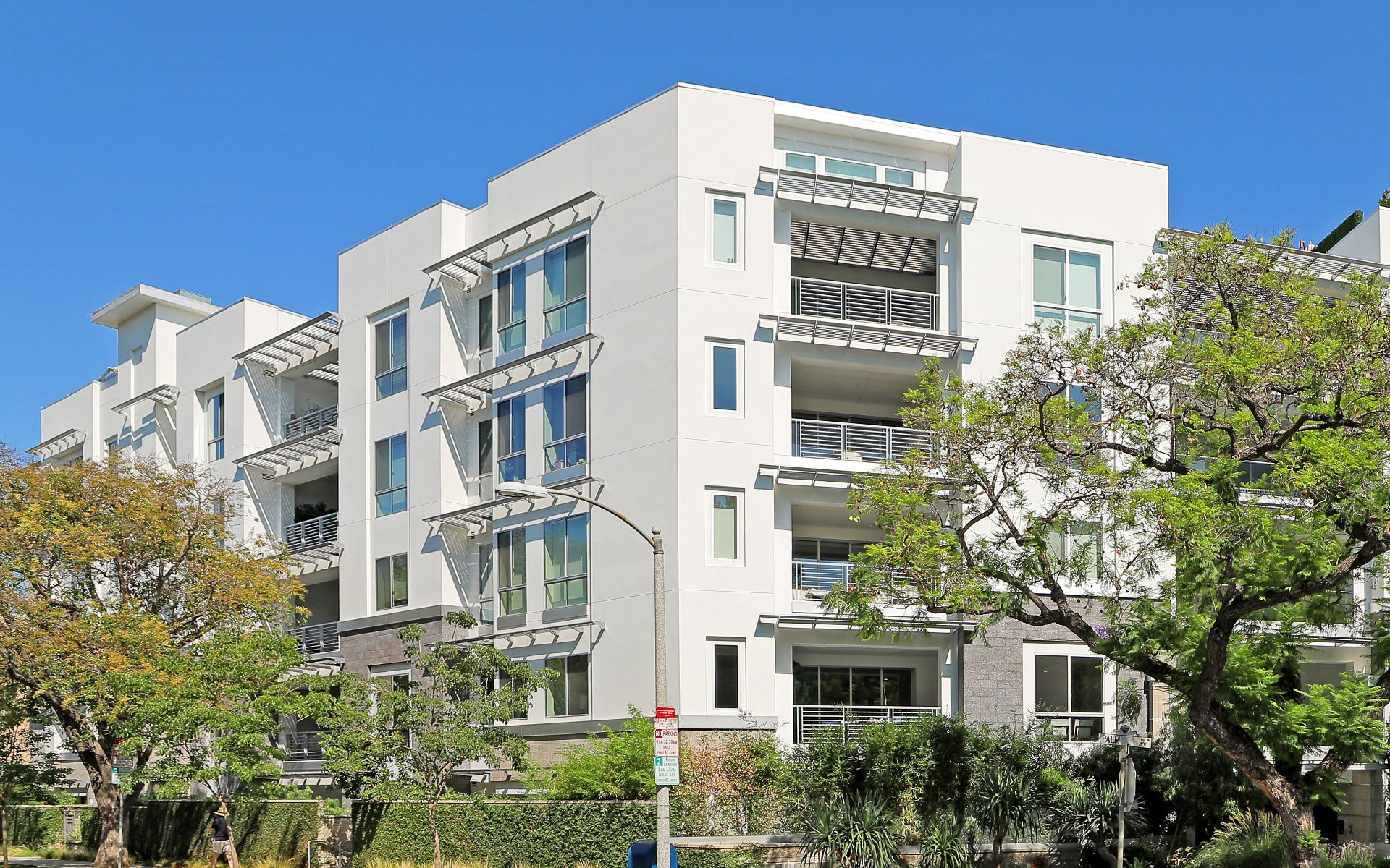 460 N Palm Drive #202