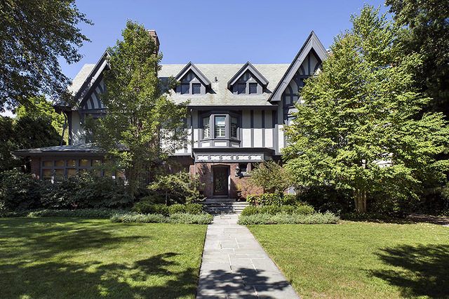 1218 Sheridan Rd