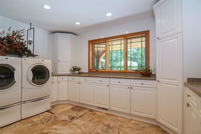 924 Hillside Road