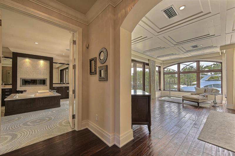 821 Solar Isle Dr