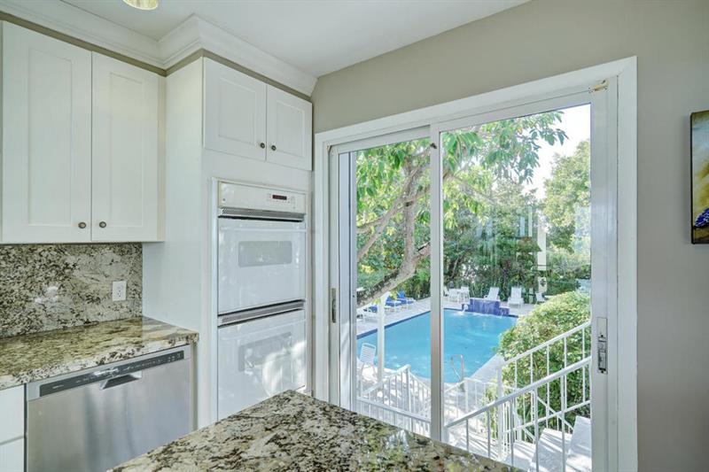 951 Hillsboro Mile