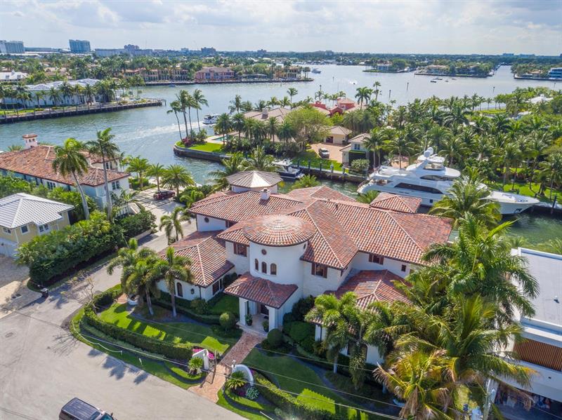821 Solar Isle Dr