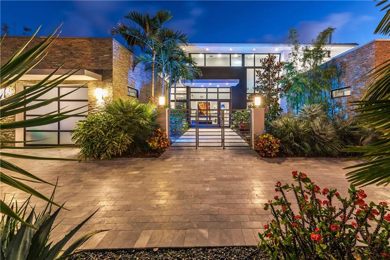 2116 Sunrise Key Blvd