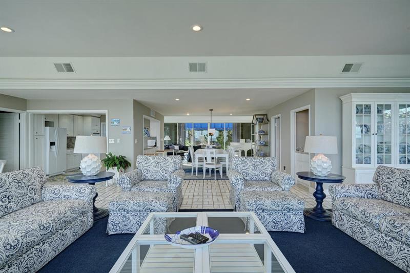 951 Hillsboro Mile