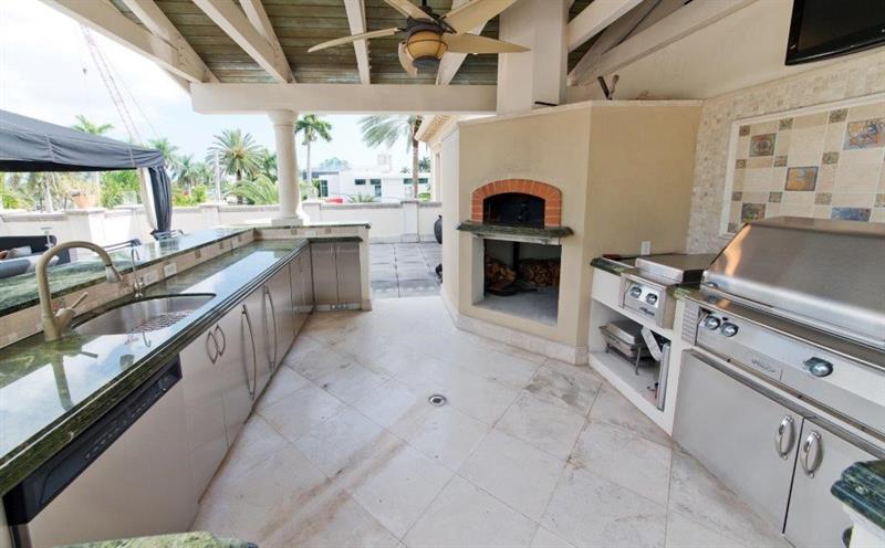 315 Royal Plaza Dr