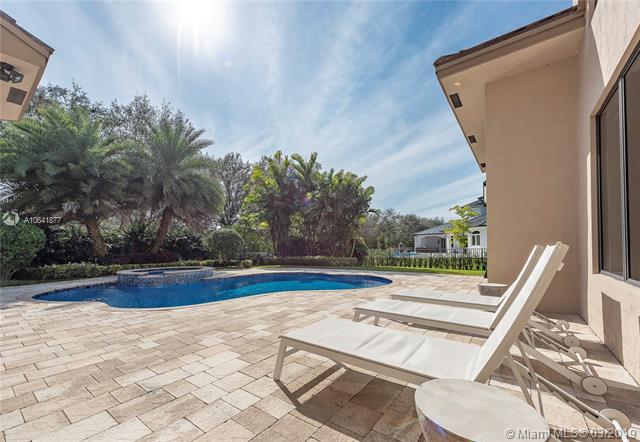 12562 Grand Oaks Dr