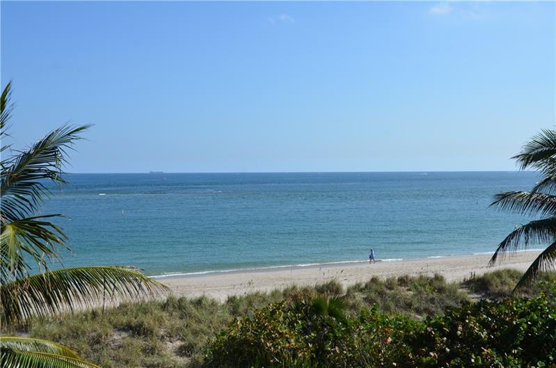 2004 Bay Dr