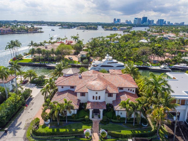 821 Solar Isle Dr