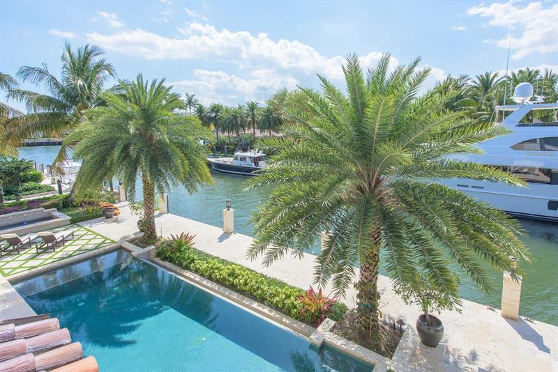 821 Solar Isle Dr