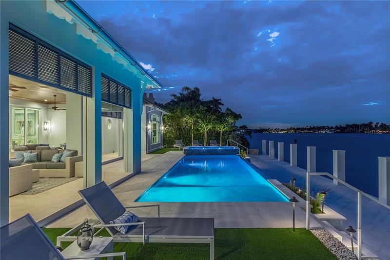 19 Isla Bahia Dr