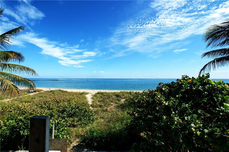2004 Bay Dr