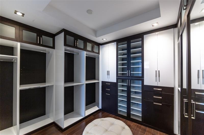 300 Royal Plaza Dr