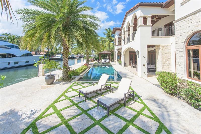 821 Solar Isle Dr
