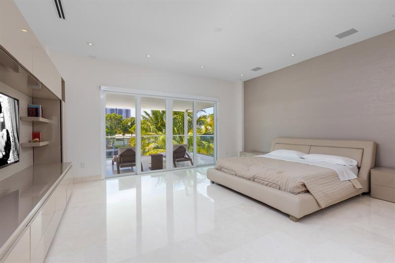 431 ALAMANDA DRIVE