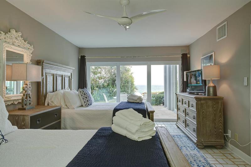 951 Hillsboro Mile