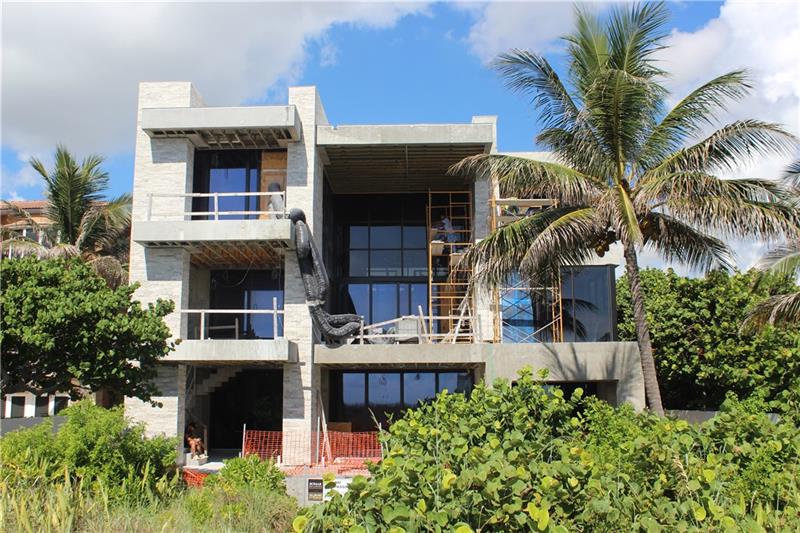 2004 Bay Dr