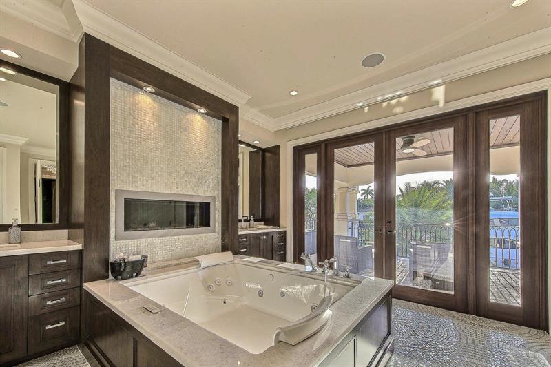 821 Solar Isle Dr