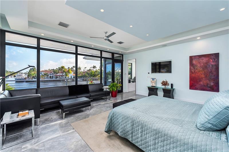 2116 Sunrise Key Blvd