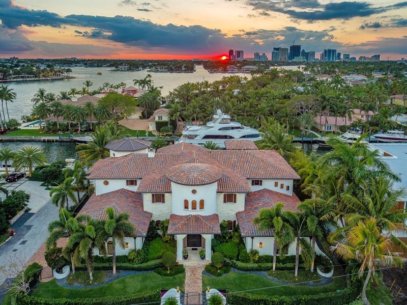 821 Solar Isle Dr