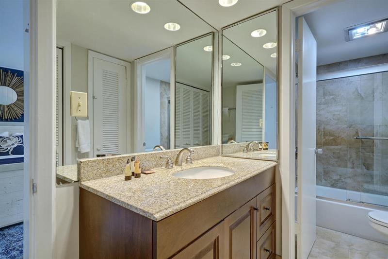 951 Hillsboro Mile