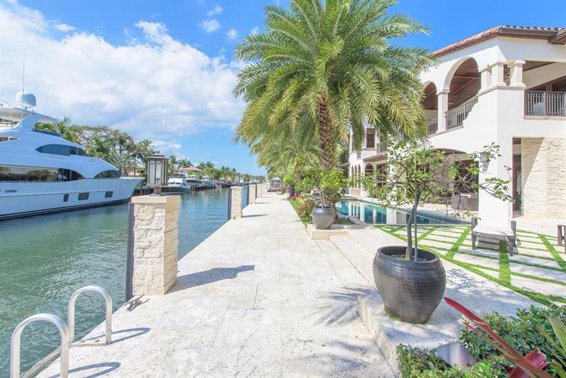 821 Solar Isle Dr